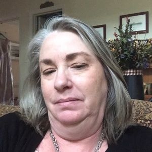 Meet your Posher, Lorie